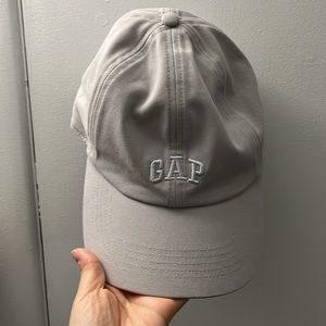 Light gray cap